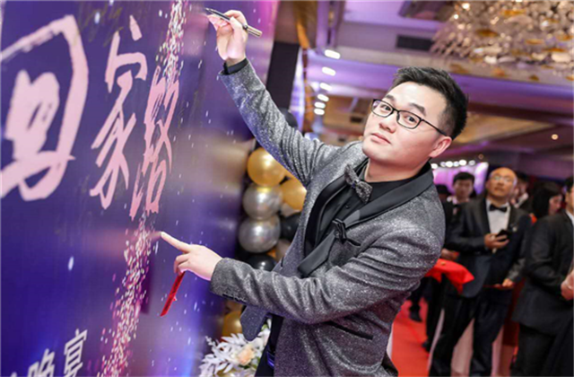 【高光“疫”事】勇敢逆行的特殊“网约车”——BJL平台90后，用信念打通生命运输线